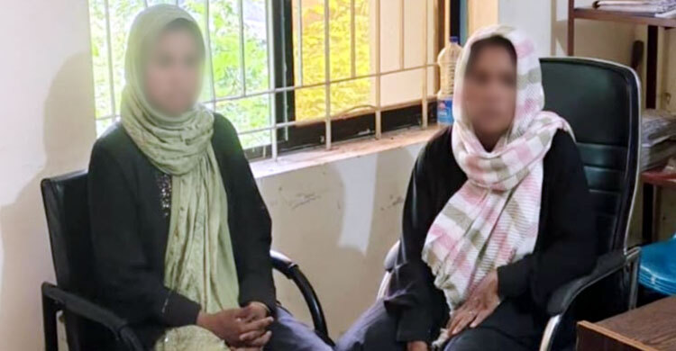 অটোরিকশার যাত্রী সেজে সোনার চেইন ছিনতাই, আটক ২ নারী