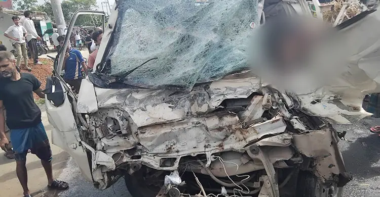 কিশোরগঞ্জে বাস ও গরুবাহী পিকআপের সংঘর্ষ, প্রাণ হারালেন ৩ জন