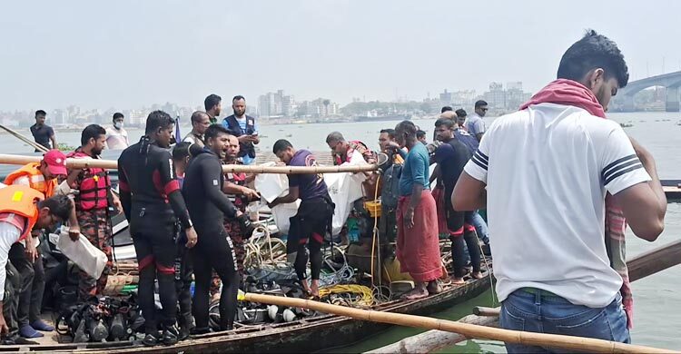 ধাক্কা দেওয়া সেই বাল্কহেড জব্দ, আটক ৩