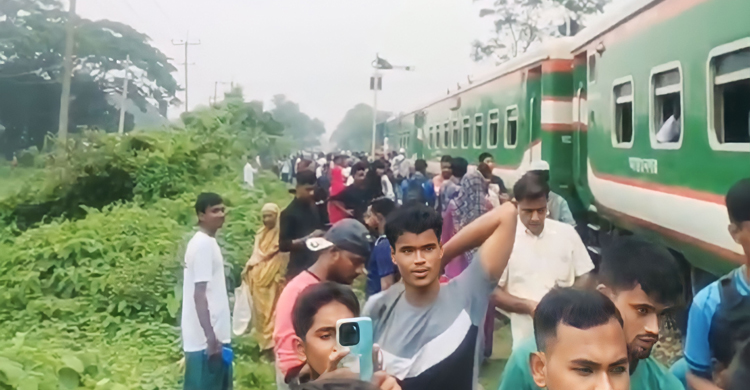 বগি লাইনচ্যুত, ভৈরব-কিশোরগঞ্জ লাইনে ট্রেন চলাচল বন্ধ