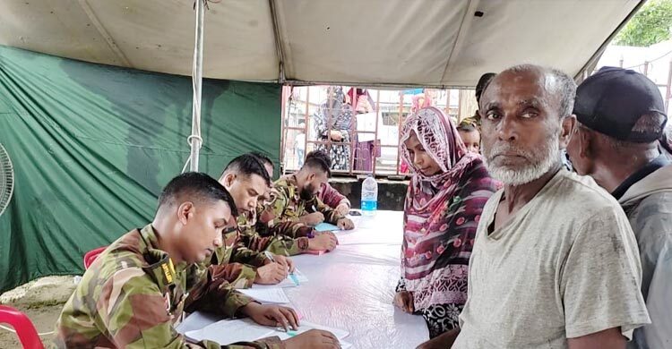ভৈরবে সেনাবাহিনী ও পৌরসভার উদ্যোগে ফ্রি মেডিকেল ক্যাম্পেইন