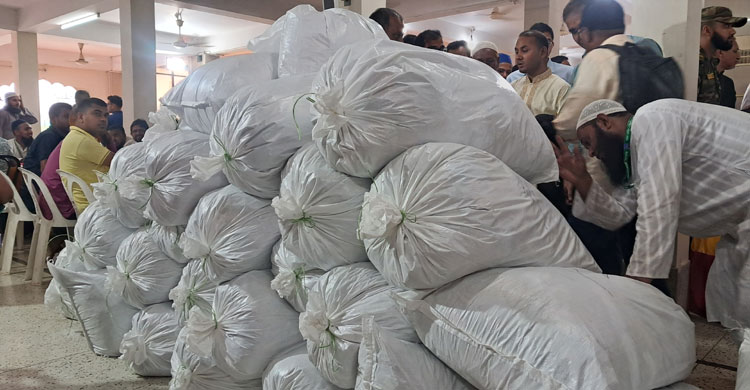 এক বছরে পাগলা মসজিদ থেকে ৫২৯ দুরারোগ্য রোগীকে চিকিৎসা অনুদান