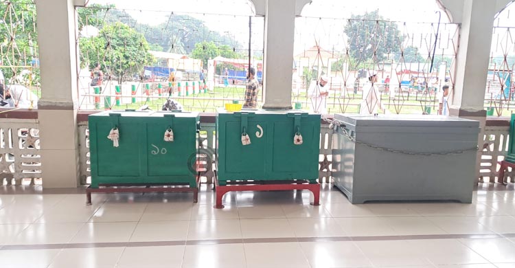 সাড়ে ৮ ঘণ্টা গণনায় পাওয়া গেলো ১১ কোটি টাকা, এখনো চলছে গণনা