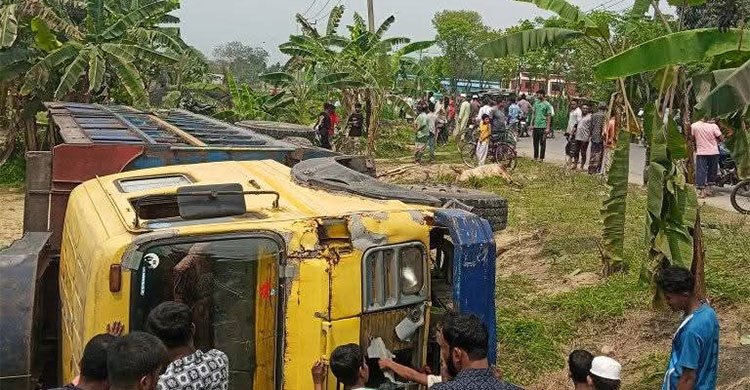 কিশোরগঞ্জে একদিনে সড়কে ঝরলো ৫ প্রাণ