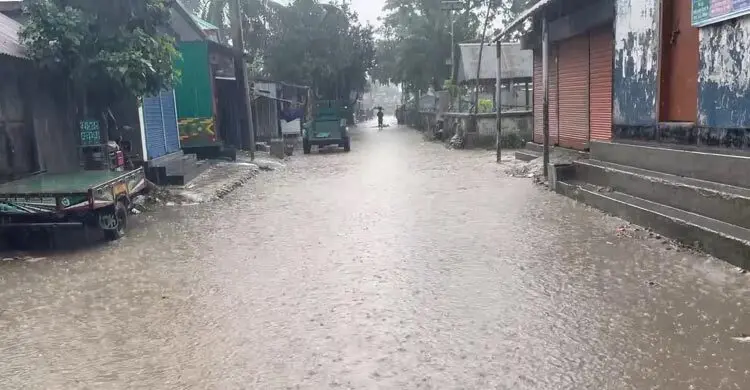 রাত থেকে আবার বৃষ্টি, বেড়েছে কিশোরগঞ্জের নদ-নদীর পানি