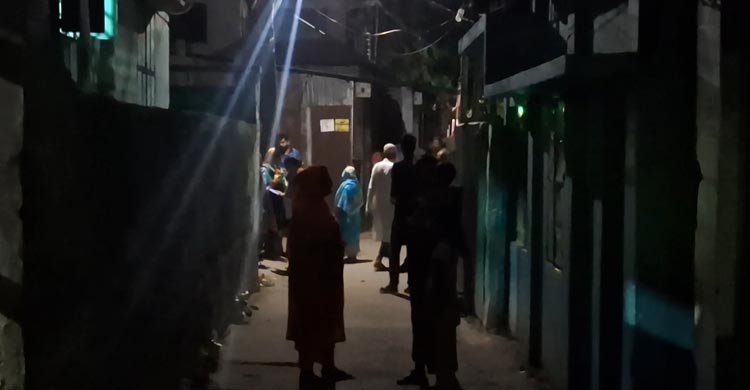 কিশোরগঞ্জে আধিপত্য বিস্তারকে কেন্দ্র করে ২০ বসতবাড়িতে হামলা-ভাঙচুর