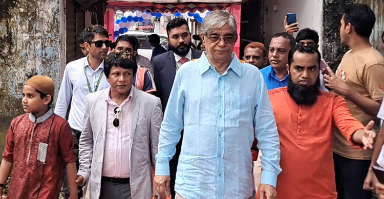 ‘ইন্টারনেট প্যাকেজের উত্তর দিতে আসিনি স্কুলের প্রোগ্রামে এসেছি’