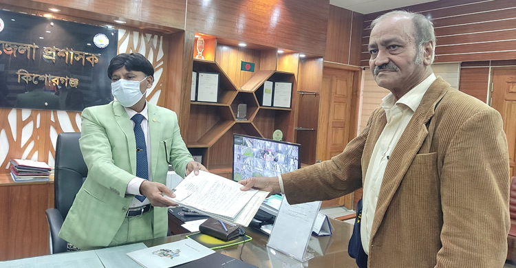 মনোনয়নপত্র জমা দিলেন আনিসুজ্জামান খোকন