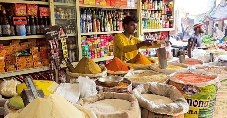 রমজান ঘিরে ঊর্ধ্বমুখী নিত্যপণ্যের দাম, বিপাকে ক্রেতারা
