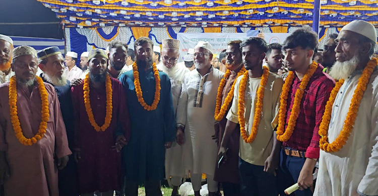 কিশোরগঞ্জে জামায়াতে যোগ দিলেন বিএনপির ৬২ নেতাকর্মী