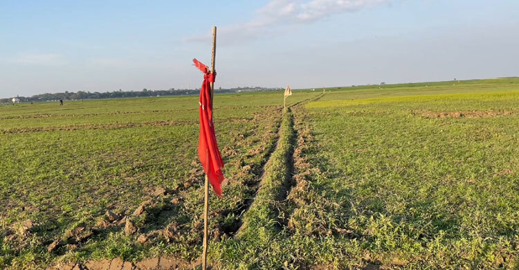 প্রশাসনের লাল নিশান সরিয়ে ১৫০ একর সরকারি চর দখলের চেষ্টা