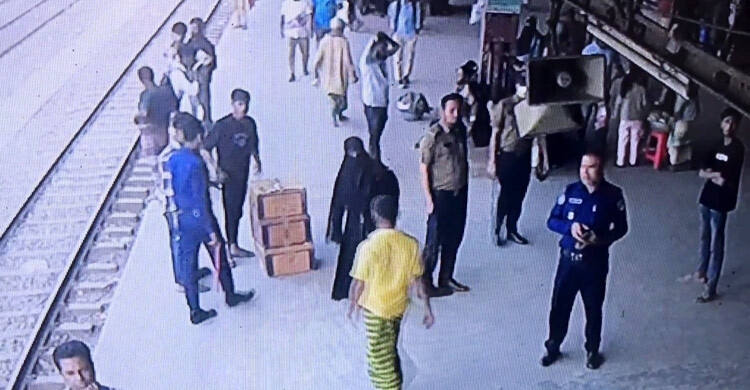 ভৈরবে পুলিশ-চোরাকারবারি মাসোহারায় খালাস হয় অবৈধ ভারতীয় পণ্য