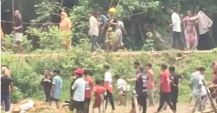 ফেসবুক লাইভে গালাগালির জেরে দু’পক্ষের সংঘর্ষ, আহত ২৫