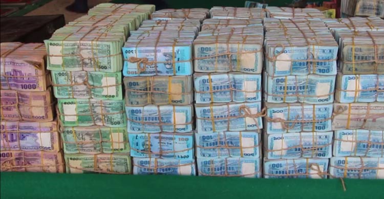 চলছে গণনা, তিন ঘণ্টায় মিললো ৬ কোটি ৩৬ লাখ টাকা