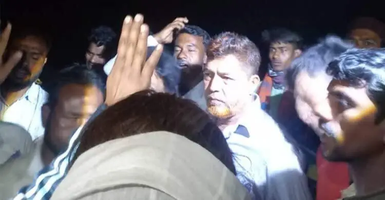 স্বতন্ত্র নারী প্রার্থীর নির্বাচনি প্রচারণায় বাধা-হেনস্তার অভিযোগ - Jagonews24.com