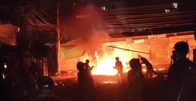 ভৈরবে মধ্যরাতে মাইকে ঘোষণা দিয়ে দুই গ্রামবাসীর সংঘর্ষ, আহত ১০