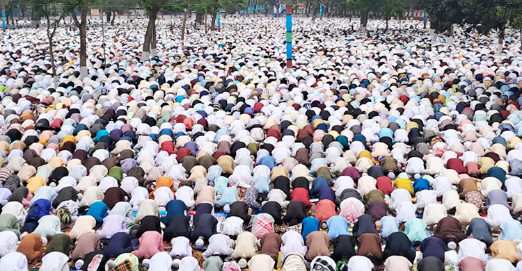 ছয় লাখ মুসল্লির ঢলে ইতিহাস ছুঁলো শোলাকিয়া ময়দান