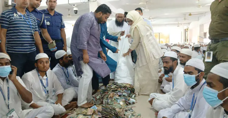 পাগলা মসজিদের ১৩ দানবাক্সে মিললো রের্কড ৪৩ বস্তা টাকা