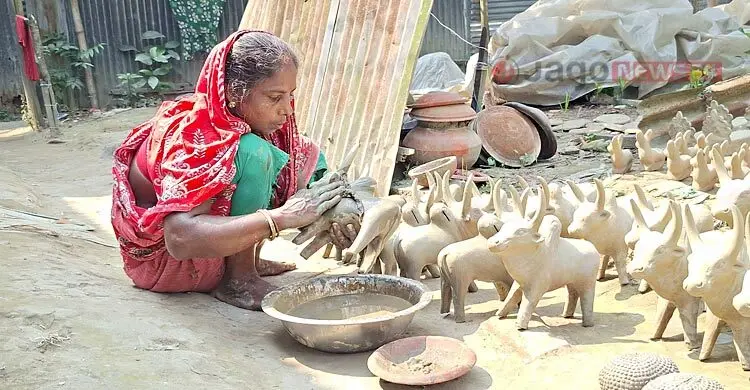 কদর হারিয়েছে মাটির খেলনা, প্লাস্টিকের দখলে শৈশব