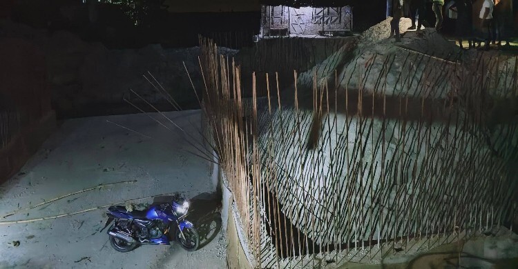 নির্মাণাধীন অরক্ষিত কালভার্টে পড়ে প্রাণ হারালেন মোটরসাইকেল আরোহী