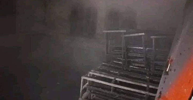 হাতীবান্ধায় ভোটকেন্দ্রে আগুন