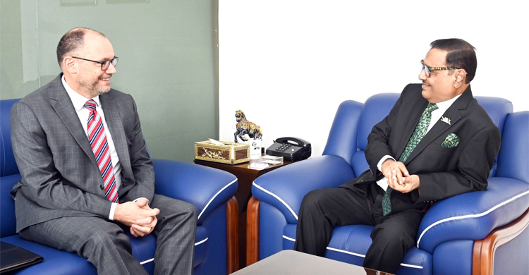 পিটার হাস রাষ্ট্রদূত হিসেবে আচরণের সীমা মেনে চলবেন