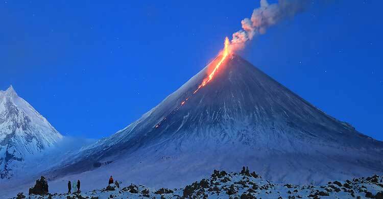 রাশিয়ায় আগ্নেয়গিরির অগ্ন্যুৎপাত, চিলির উপকূলজুড়ে সুনামি সতর্কতা