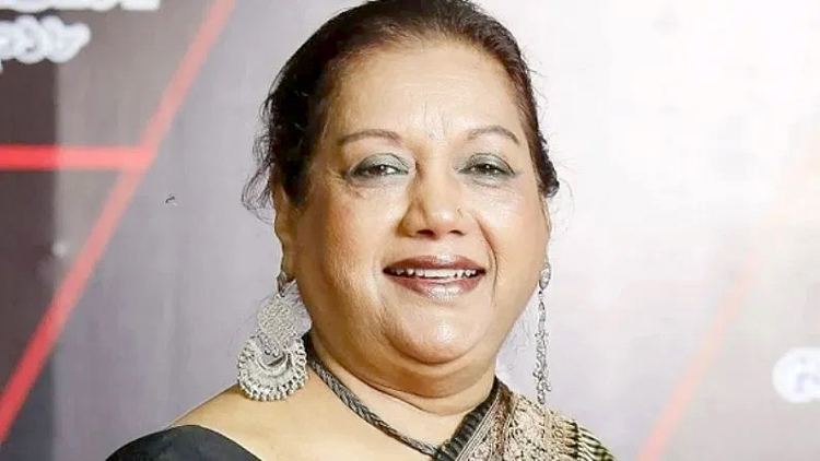 ১৩ বছর বয়সে ‘মিনা পাল’ থেকে যেভাবে ‘কবরী’ হয়েছিলেন