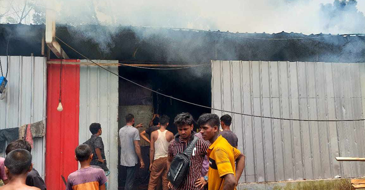 ভৈরবে মশার কয়েল কারখানায় আগুন