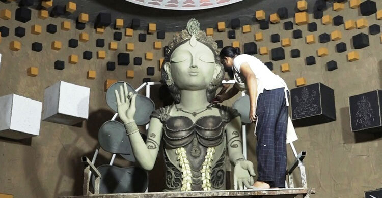 কলকাতার দুর্গাপূজায় বাংলাদেশি শিল্পীদের চমক