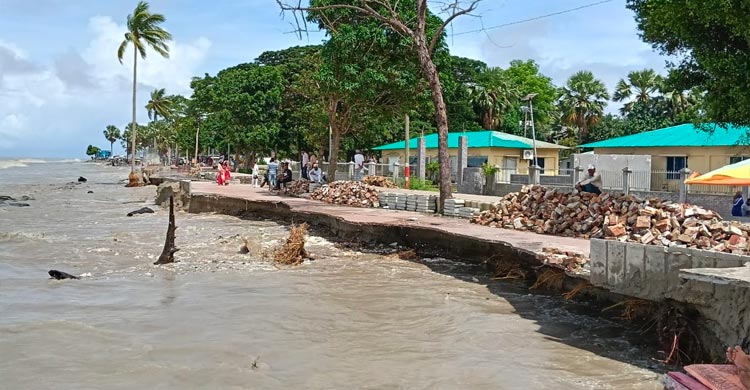 কুয়াকাটার ৫ কোটি টাকার মেরিন ড্রাইভ সড়ক অপরিকল্পিত প্রকল্প