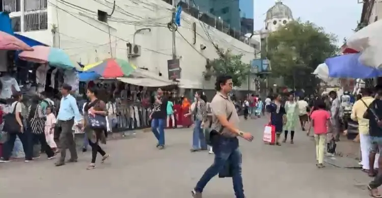 কলকাতায় সহসাই মিটছে না হোটেল সমস্যা, ভোগান্তিতে বাংলাদেশিরা