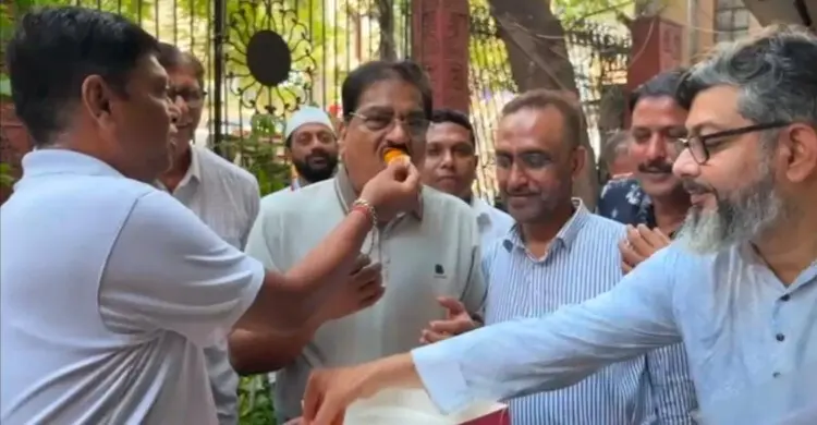 বাংলাদেশিদের জন্য পর্যটন ভিসা চালু: কলকাতায় ব্যবসায়ীদের মিষ্টিমুখ