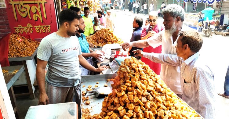 বিদেশেও খ্যাতি ছড়িয়েছে বগুড়ার ‘কটকটি’