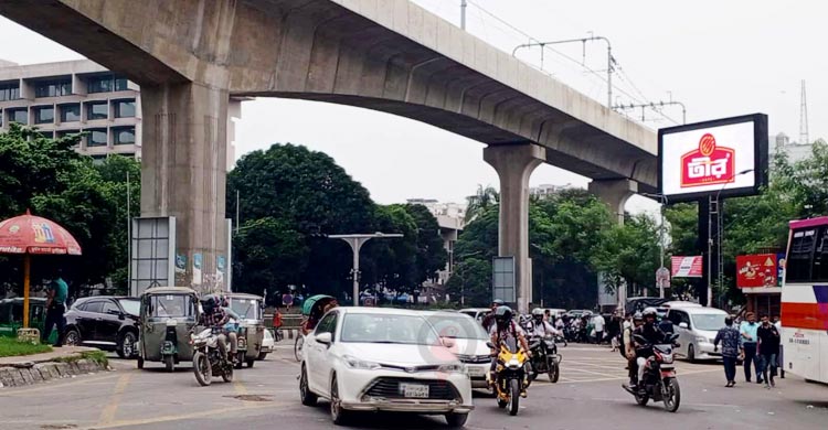 সড়কে গণপরিবহন কম, নেই যানজট