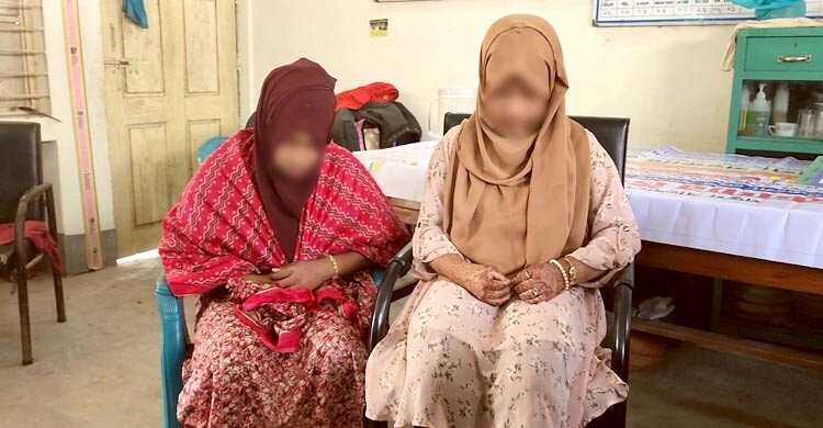 ধানের শীষে ভোট দিতে গিয়ে দুই কিশোরী আটক