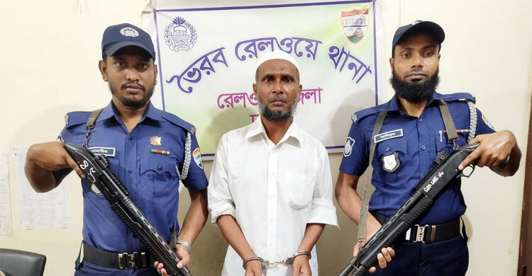 ভৈরব স্টেশনে ট্রেনের টিকিটসহ কালোবাজারি আটক