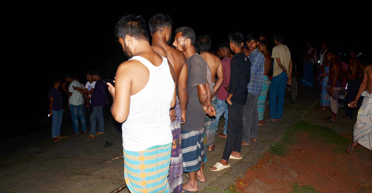 কুষ্টিয়ায় ভ্যানচালককে গলা কেটে হত্যা