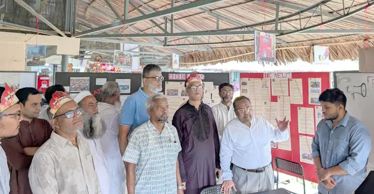 খুবিতে ‘খবরের পাতায় গণঅভ্যুত্থান ২৪’ শীর্ষক ফটো এক্সিবিশন