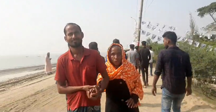 ভোট দিলেন দৃষ্টিপ্রতিবন্ধী কুলসুম