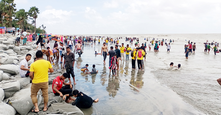 কুয়াকাটায় ৬০ শতাংশ হোটেল অগ্রিম বুকিং