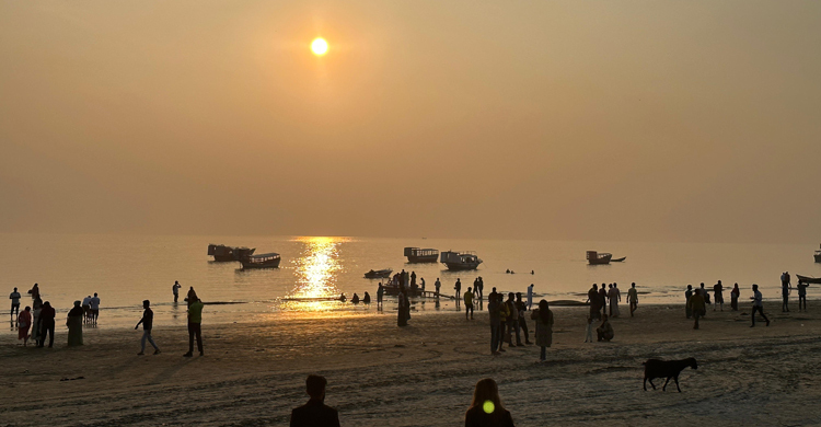 পর্যটক কম, সুনসান নীরবতা কুয়াকাটায়