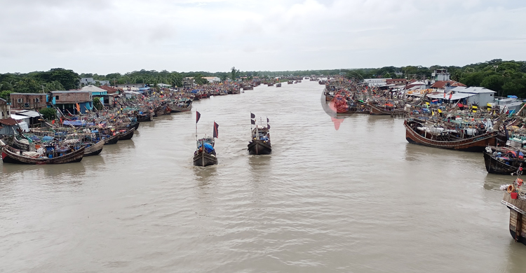 তিন দিনের মাথায় ফের খালি হাতে ফিরতে হলো জেলেদের
