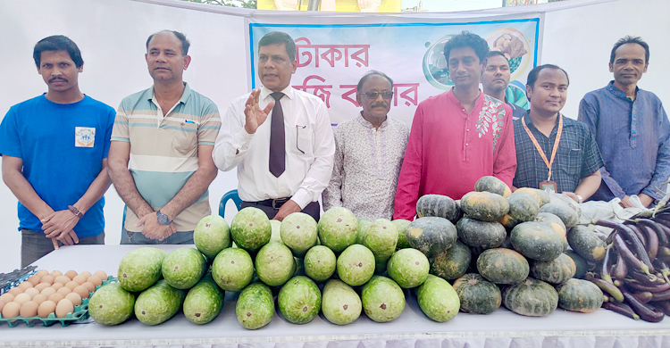 কুড়িগ্রামে দুই টাকার সবজি বাজার