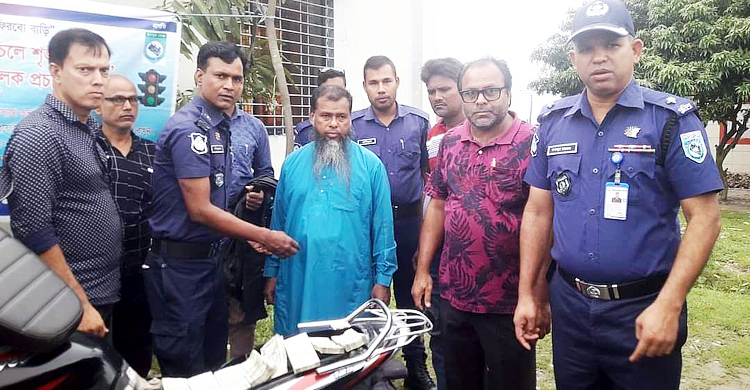 কুড়িগ্রামে ৪ লাখ রুপিসহ হুন্ডি ব্যবসায়ী আটক