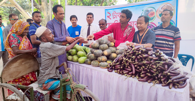 কুড়িগ্রামে দুই টাকার সবজি বাজার