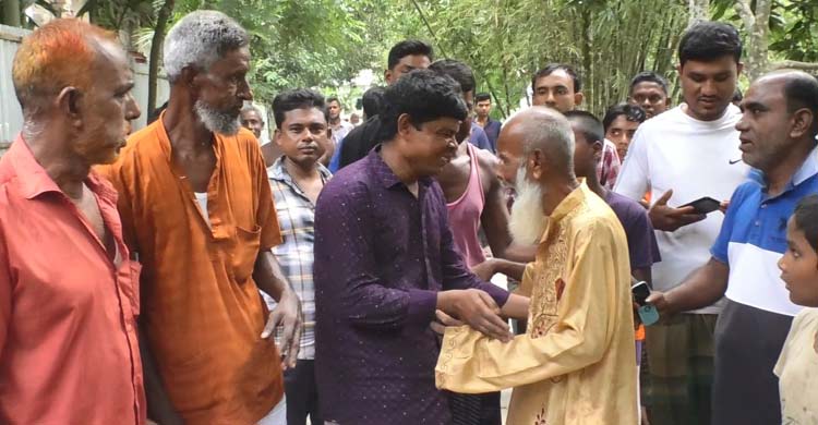 ২৮ বছর পর হারিয়ে যাওয়া সন্তানকে ফিরে পেলেন বাবা-মা