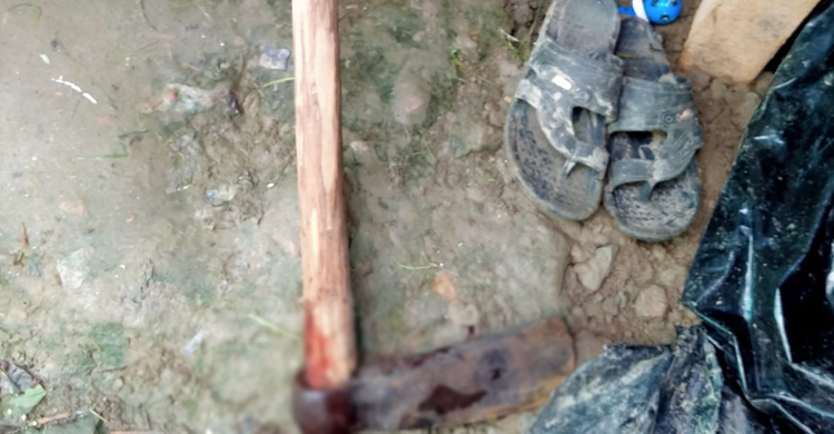 স্বামীর কুড়ালের কোপে প্রাণ গেলো স্ত্রীর