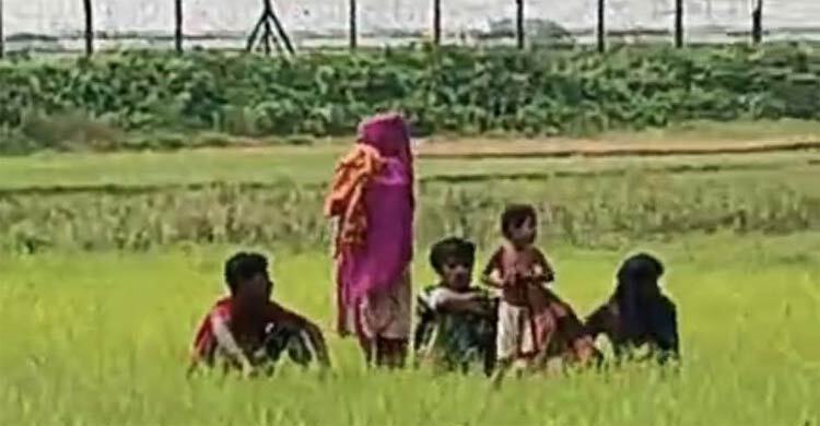 শূন্যরেখায় ছয় বাংলাদেশির মানবেতর জীবন, খাবার-পানি দিচ্ছেন সীমান্তবাসী
