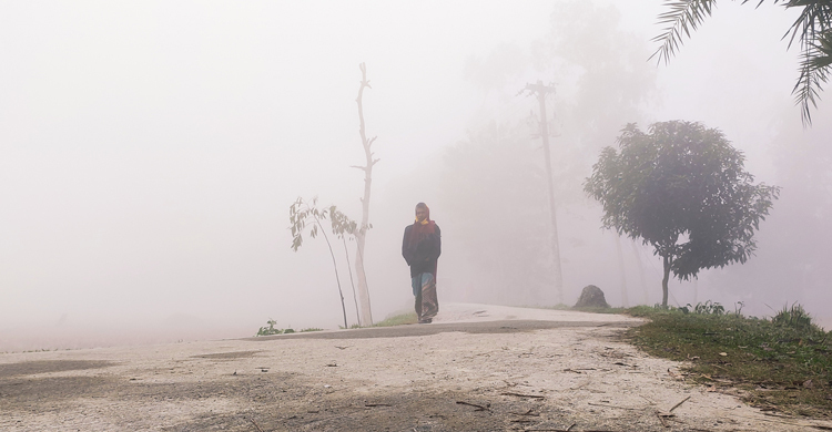 ‘ঠান্ডায় কাজ করতে গিয়ে হাত-পা বরফ হয়ে যায়’